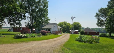 /international/us/4178-ridge-road-deerfield-wi-110098429863/