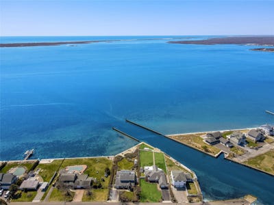/international/us/40-laura-lee-drive-center-moriches-ny-110098682458/?lang=en