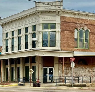 /international/us/412-s-main-street-calvert-tx-110108205593/