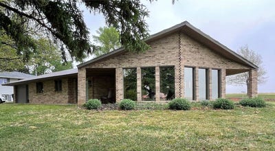 /international/us/705-s-hampton-st-wausa-ne-110108168048/