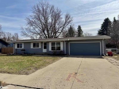 /international/us/604-granada-road-carroll-ia-110106697627/