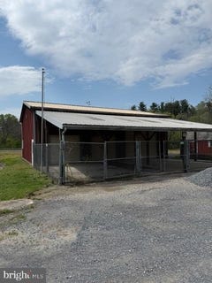 /international/us/8673-wayne-highway-waynesboro-pa-110107574355/