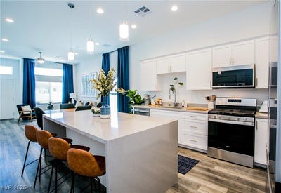 /international/us/10520-prospering-valley-way-las-vegas-nv-110103188920/