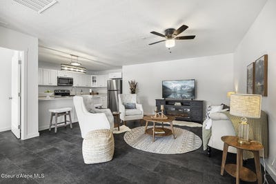 /international/us/140-railroad-ave-kellogg-id-110108209377/