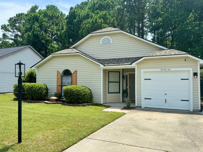/international/us/2010-armory-drive-mount-pleasant-sc-110100804374/