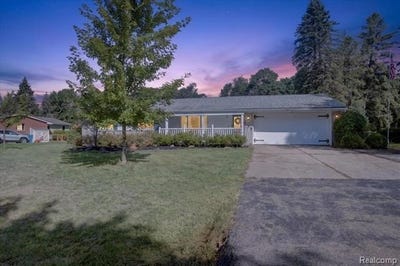 /international/us/1910-alton-circle-commerce-twp-mi-110110199026/