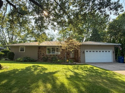 /international/us/810-north-9th-1-2-monmouth-il-110101476632/