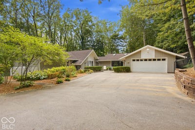 /international/us/890-starkey-road-zionsville-in-110120123629/