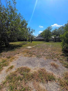 /international/us/209-w-south-st-kyle-tx-110120512640/