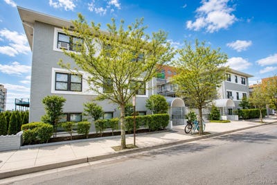 /international/us/470-e-broadway-long-beach-ny-110109068082/