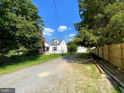 /international/us/13304-crain-highway-brandywine-md-110100150902/