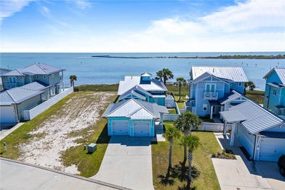 /international/us/276-reserve-lane-rockport-tx-110107477194/