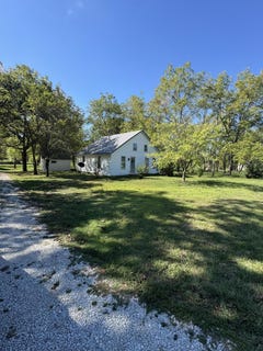 /international/us/238-s-clompton-street-dadeville-mo-110108026717/