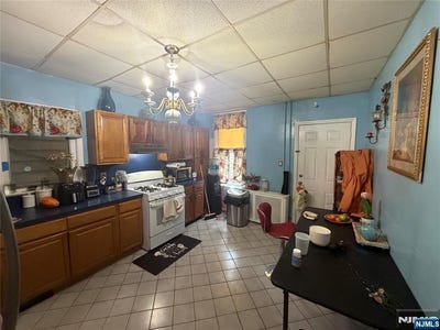 /international/us/414-monastery-place-union-city-nj-110106585648/