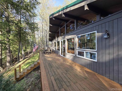/international/us/6079-e-beatons-lake-road-watersmeet-mi-110108340068/
