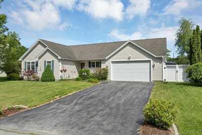 /international/us/14-preston-street-goffstown-nh-110108490634/