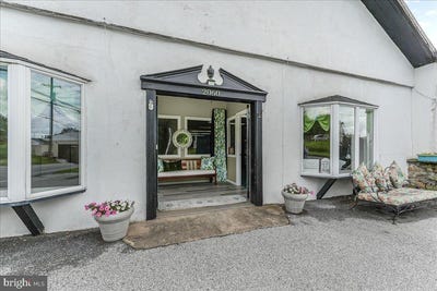 /international/us/2060-newark-road-lincoln-university-pa-110099877847/