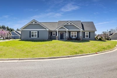 /international/us/139-bent-grass-circle-hayesville-nc-110098434562/?lang=zh-tw