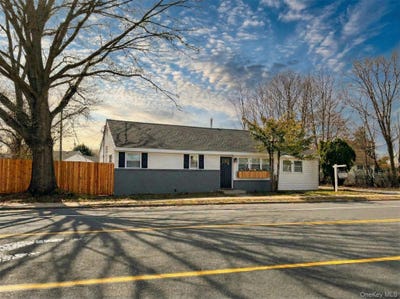 /international/us/3323-great-neck-road-amityville-ny-110107192257/