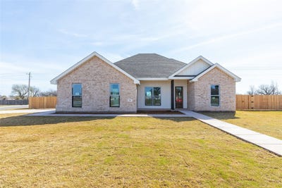 /international/us/801-whispering-oaks-clyde-tx-110105203361/