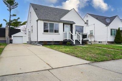 /international/us/8221-coolidge-center-line-mi-110107629569/