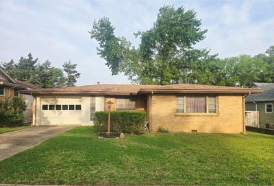 /international/us/329-n-college-st-winfield-ks-110107398449/