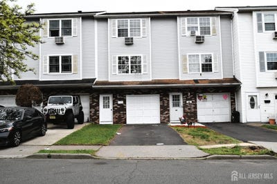 /international/us/31-larch-street-carteret-nj-110107750134/