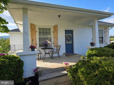 /international/us/175-s-court-street-s-luray-va-110108817192/