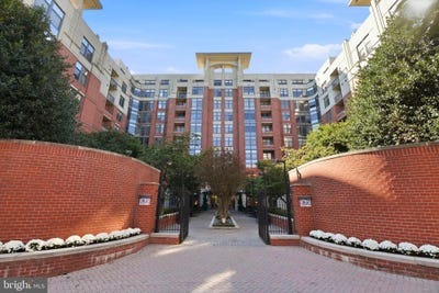 /international/us/1021-n-garfield-street-arlington-va-110120552878/