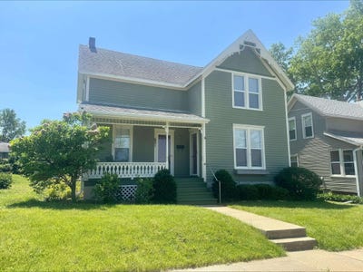 /international/us/621-e-garden-street-freeport-il-110108283115/