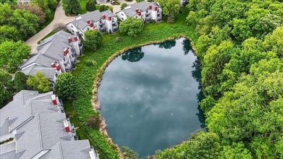/international/us/18-hidden-hollow-trail-madison-wi-110108364176/