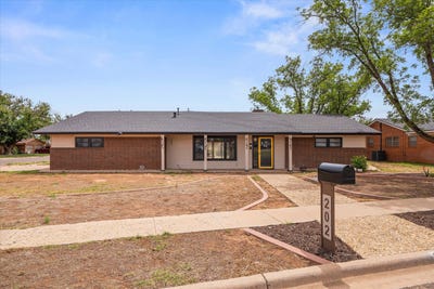 /international/us/202-mike-street-levelland-tx-110108466627/