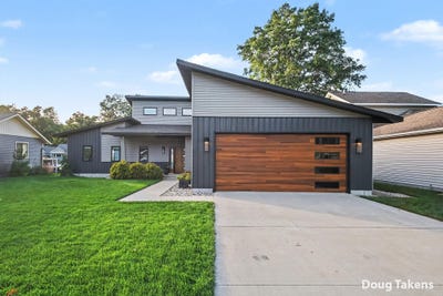 /international/us/8245-indian-shores-drive-howard-city-mi-110110308441/