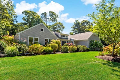 /international/us/564-cotuit-bay-drive-cotuit-ma-110103499224/
