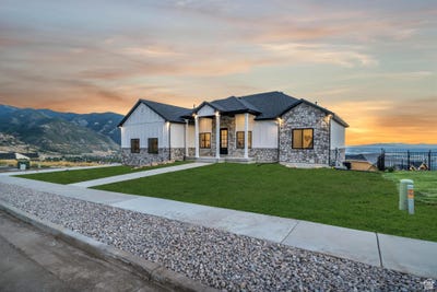 /international/us/851-e-mountain-north-ogden-ut-110098196544/