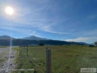 /international/us/old-irwin-road-irwin-id-110107776859/