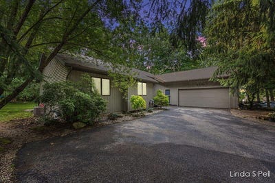 /international/us/6636-e-riverwoods-court-ne-rockford-mi-110100587291/