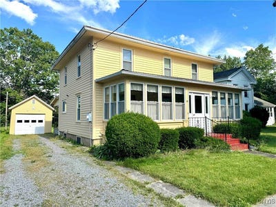 /international/us/18-chapel-street-belfast-ny-110100681012/