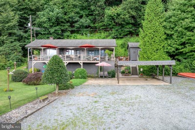 /international/us/241-murphys-hollow-lane-wrightsville-pa-110100984567/