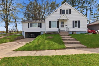 /international/us/1003-n-main-st-marion-wi-110107726144/