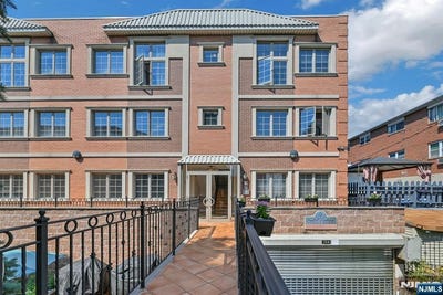 /international/us/124-68th-street-guttenberg-nj-110108932185/