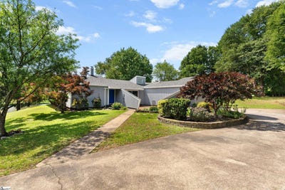 /international/us/301-black-horse-run-simpsonville-sc-110108489080/