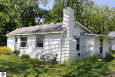 /international/us/8807-ne-starvation-lake-road-mancelona-mi-110100208584/