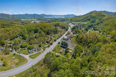 /international/us/96-tower-lane-waynesville-nc-110105335154/