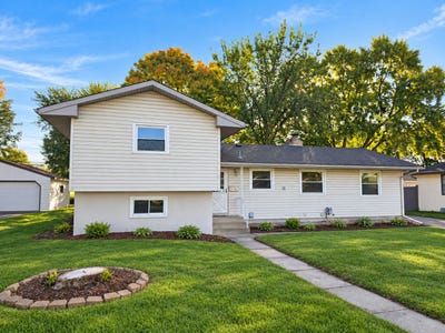/international/us/6706-drew-avenue-n-brooklyn-center-mn-110120465622/
