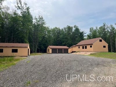 /international/us/4657-danforth-escanaba-mi-110101124634/