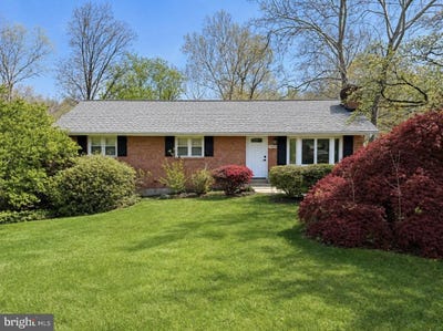 /international/us/7409-lake-drive-manassas-va-110106311042/