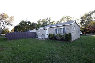 /international/us/27705-clarita-street-livonia-mi-110120662910/