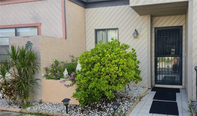 /international/us/2214-oak-wind-drive-holiday-fl-110101638479/