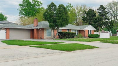 /international/us/7945-mobile-avenue-burbank-il-110107750584/
